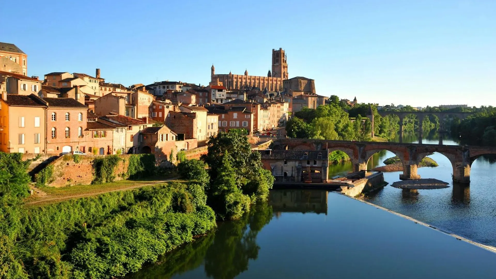 شقة T3 Cosy A Albi Avec Terrasse, Piscine & Parking